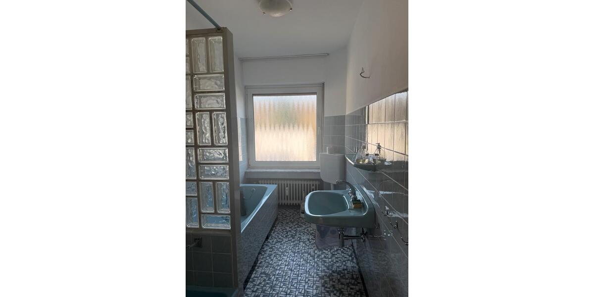 Etagenwohnung Witten - 2 Zimmer, 74 m&sup2;, 540&euro; | Angebot:25420391