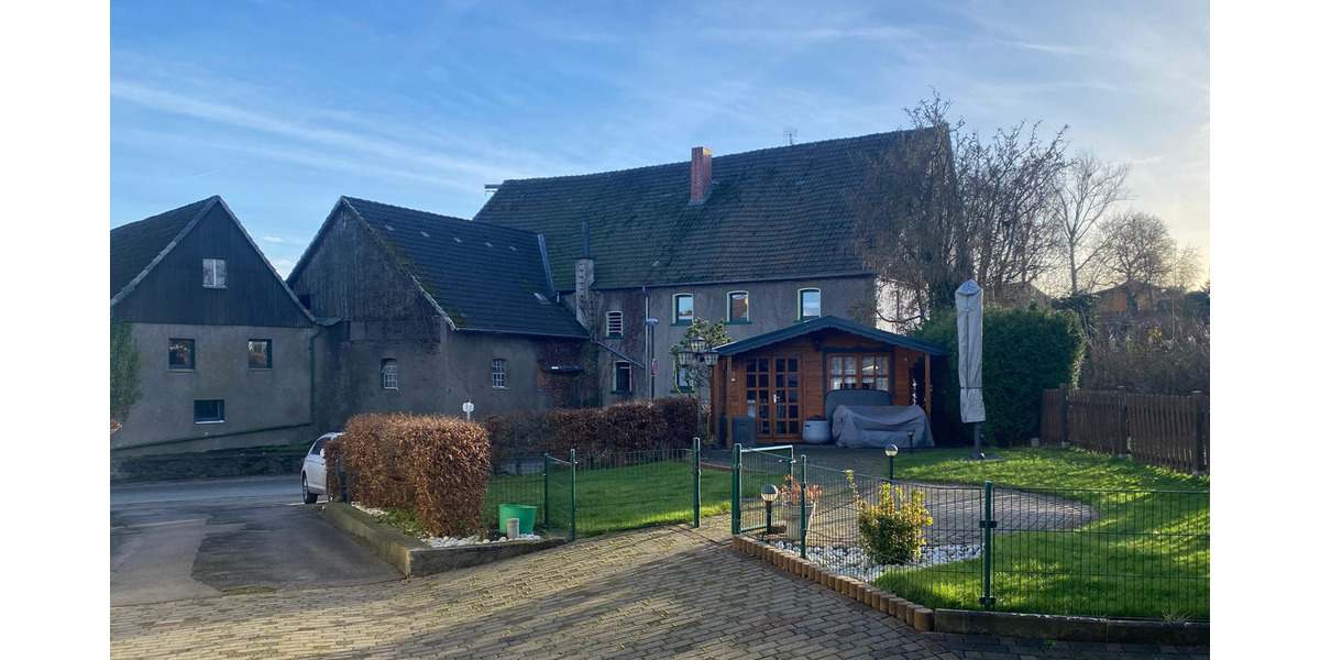 Doppelhaushälfte Balve Mellen - 7 Zimmer, 270 m&sup2;, 285.000&euro; | Angebot:25703460