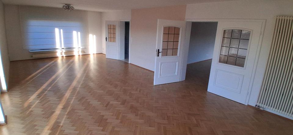 Einfamilienhaus Sundern (Sauerland) - 8 Zimmer, 270 m&sup2;, 499.000&euro; | Angebot:24574690