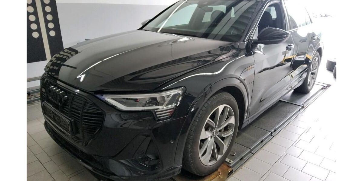 Audi e-tron 29.739 km 31.170 &euro; Hagen 58091