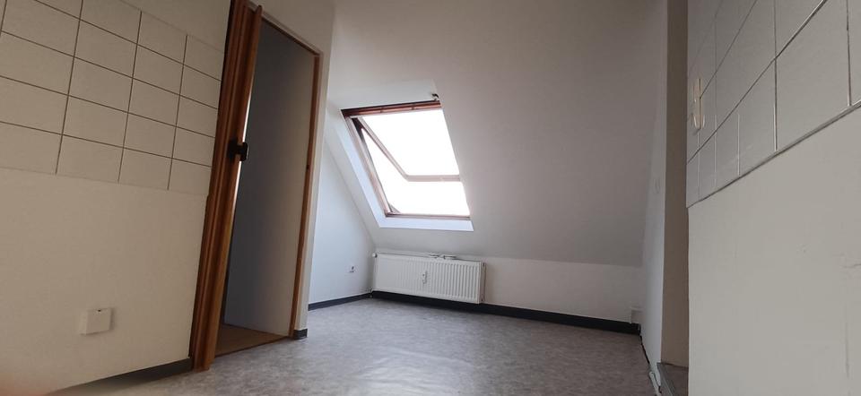 Dachgeschoßwohnung Lüdenscheid Staberg - 3 Zimmer, 80 m&sup2;, 460&euro; | Angebot:25882216