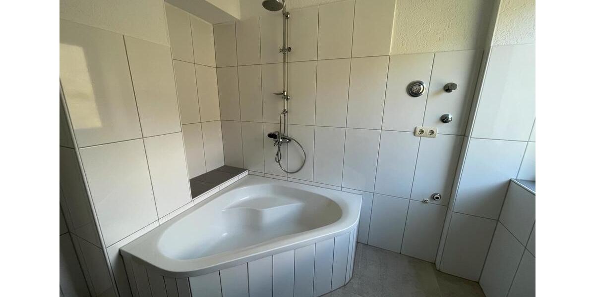 Etagenwohnung Plettenberg - 4 Zimmer, 115 m&sup2;, 680&euro; | Angebot:26564942