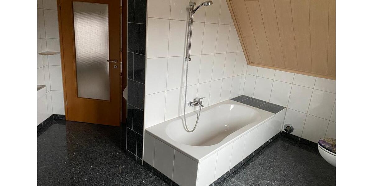 Dachgeschoßwohnung Arnsberg - 1 Zimmer, 70 m&sup2;, 630&euro; | Angebot:25612845