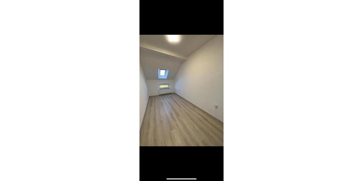 Etagenwohnung Werdohl - 4 Zimmer, 120 m&sup2;, 650&euro; | Angebot:26624762