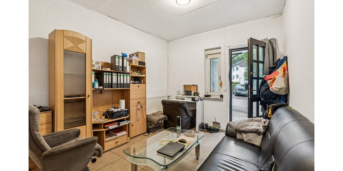 Mehrfamilienhaus mit fünf Wohneinheiten & Imbiss in Arnsberg–Gierskampen - Mehrfamilienhaus, Wohnhaus Arnsberg Obereimer | Angebot:25232860