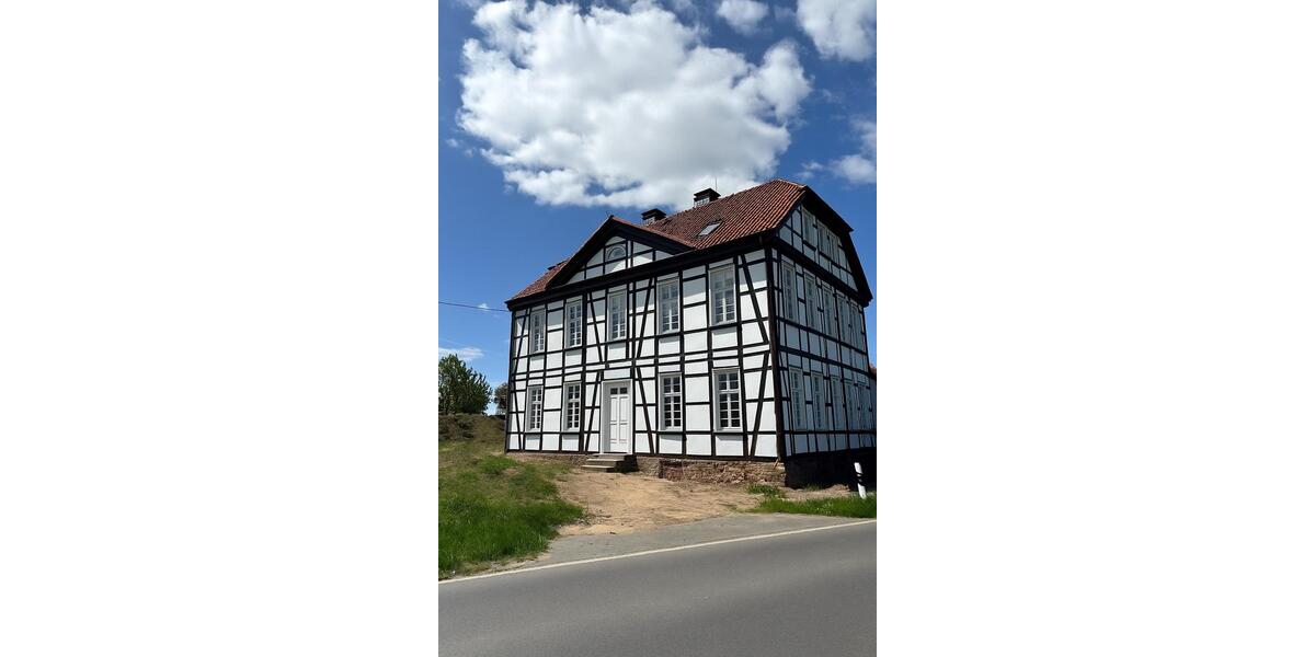 Etagenwohnung Iserlohn Sümmern - 6 Zimmer, 300 m&sup2;, 2.700&euro; | Angebot:23509064