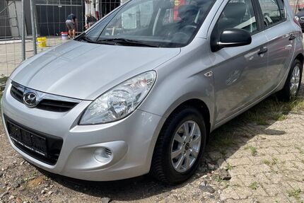 Hyundai i20 94.000 km 3.999 &euro; Lünen 44532