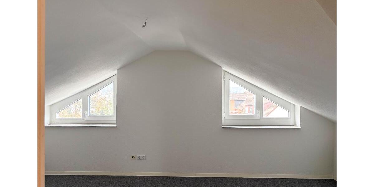 Dachgeschoßwohnung Gevelsberg - 4 Zimmer, 81 m&sup2;, 610&euro; | Angebot:25234927