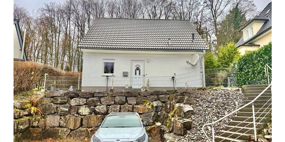Schickes Einfamilienhaus mit zwei Kfz-Stellplätzen - Mehrfamilienhaus, Wohnhaus Kierspe Kierspe Bahnhof | Angebot:23978338