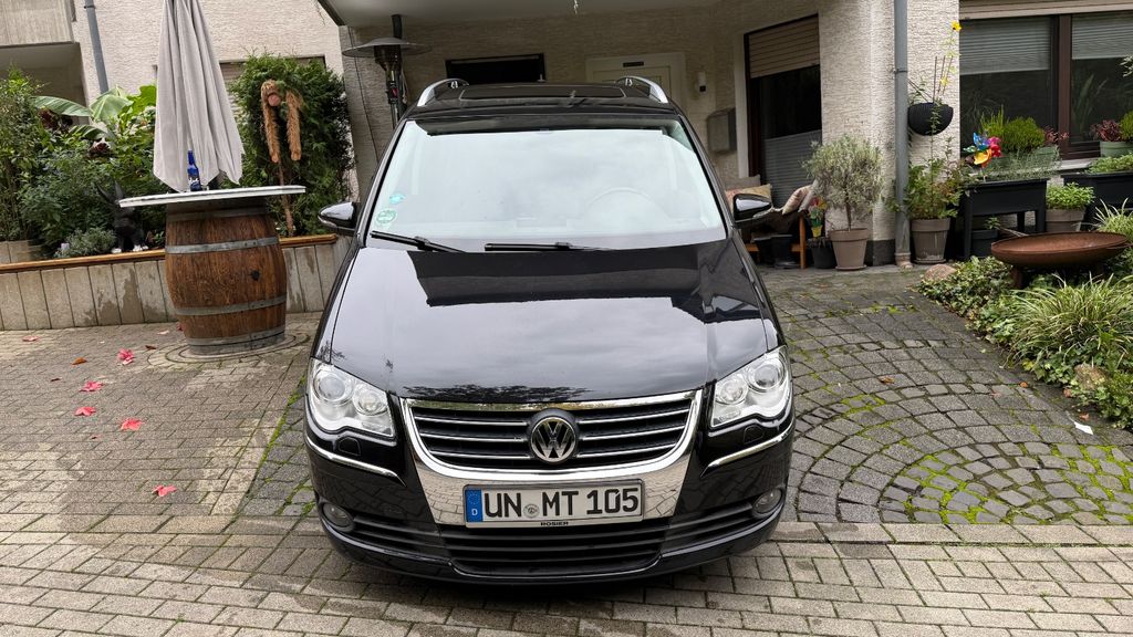 VW Touran 161.741 km 8.895 &euro; Dortmund 44265