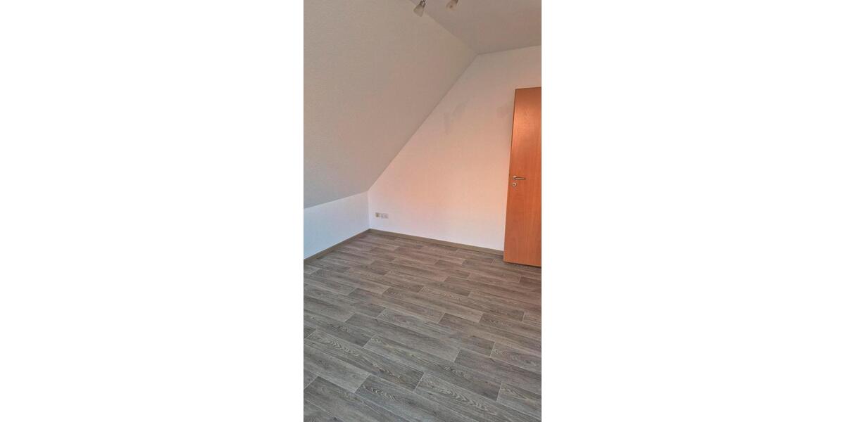 Dachgeschoßwohnung Werl - 3 Zimmer, 90 m&sup2;, 975&euro; | Angebot:25887325