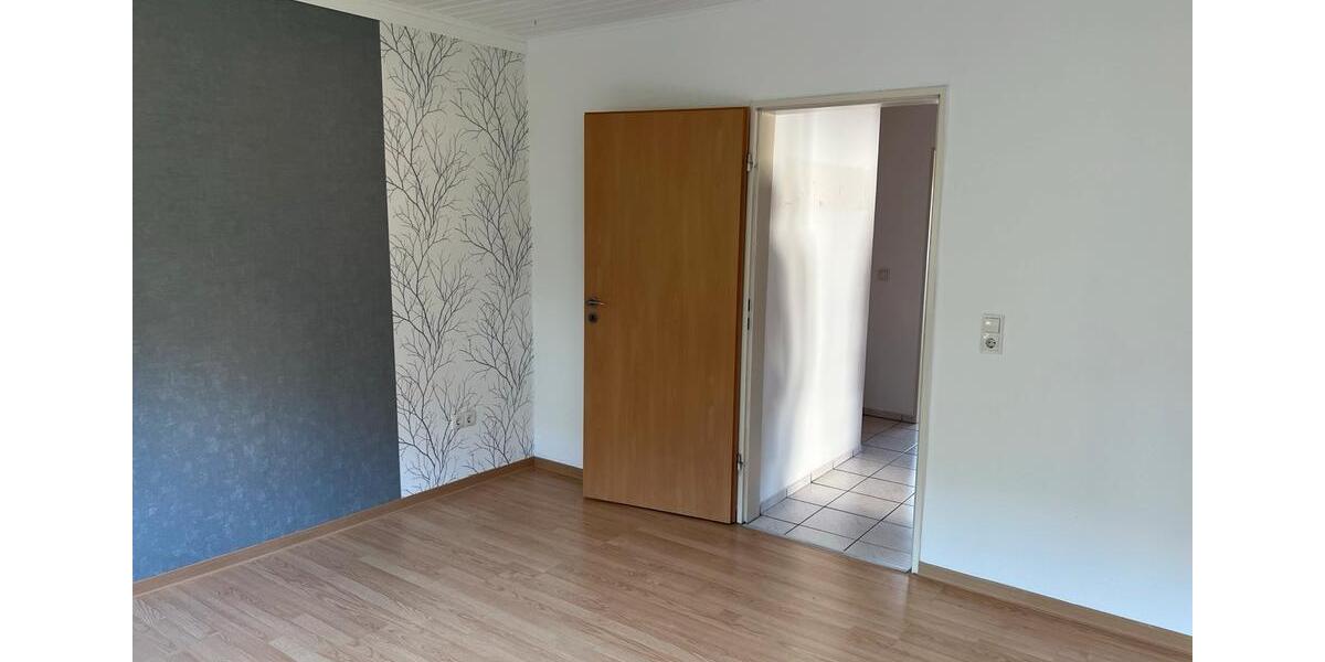 Dachgeschoßwohnung Ennepetal - 2.5 Zimmer, 100 m&sup2;, 980&euro; | Angebot:25903473