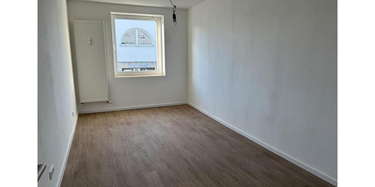 Dachgeschoßwohnung Arnsberg Rusch - 4 Zimmer, 140 m&sup2;, 1.120&euro; | Angebot:25351219