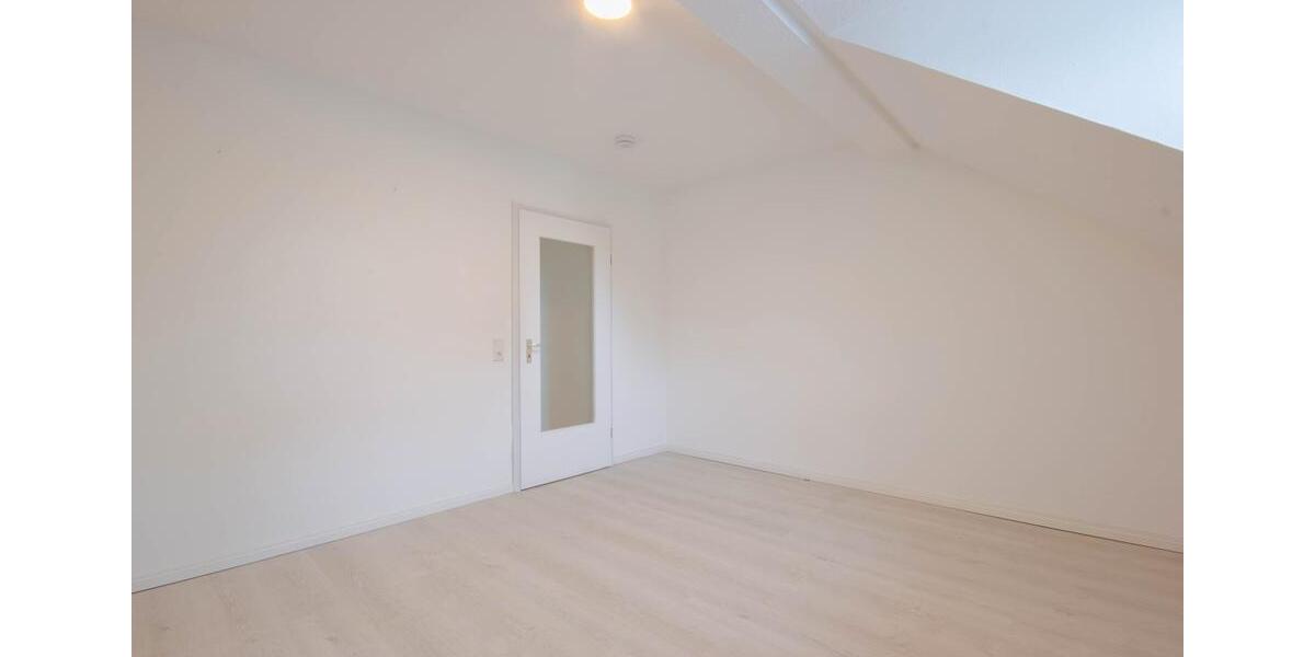 Dachgeschoßwohnung Arnsberg Rusch - 3 Zimmer, 107 m&sup2;, 856&euro; | Angebot:26648396