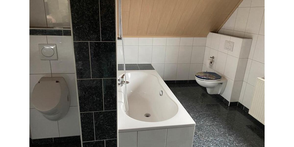 Dachgeschoßwohnung Arnsberg - 1 Zimmer, 70 m&sup2;, 630&euro; | Angebot:25612845
