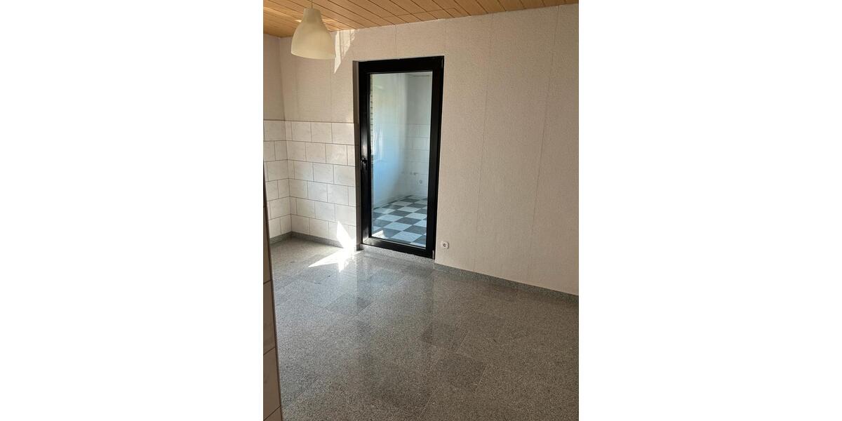 Etagenwohnung Kamen - 3.5 Zimmer, 106 m&sup2;, 1.000&euro; | Angebot:26022981