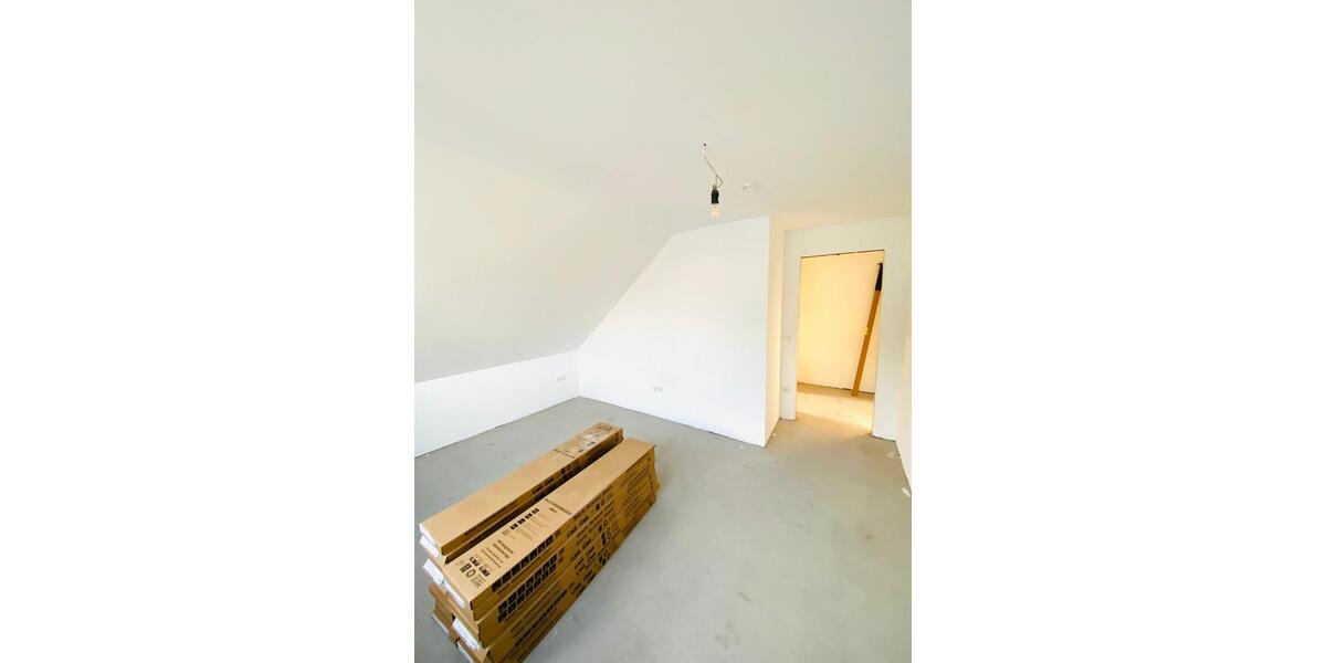 Dachgeschoßwohnung Dortmund Eving - 4.5 Zimmer, 115 m&sup2;, 1.100&euro; | Angebot:25934330