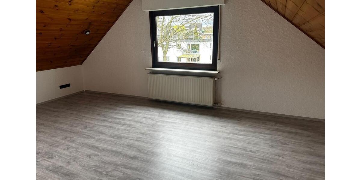 Dachgeschoßwohnung Hagen Hagen-Nord - 2 Zimmer, 74 m&sup2;, 500&euro; | Angebot:26577527