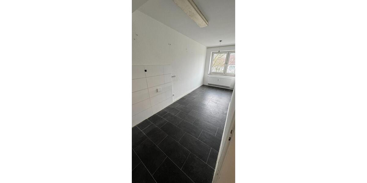 Etagenwohnung Dortmund Innenstadt Ost - 3 Zimmer, 80 m&sup2;, 640&euro; | Angebot:25073405