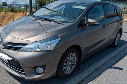 Toyota Verso 132.000 km 10.900 &euro; Ense 59469