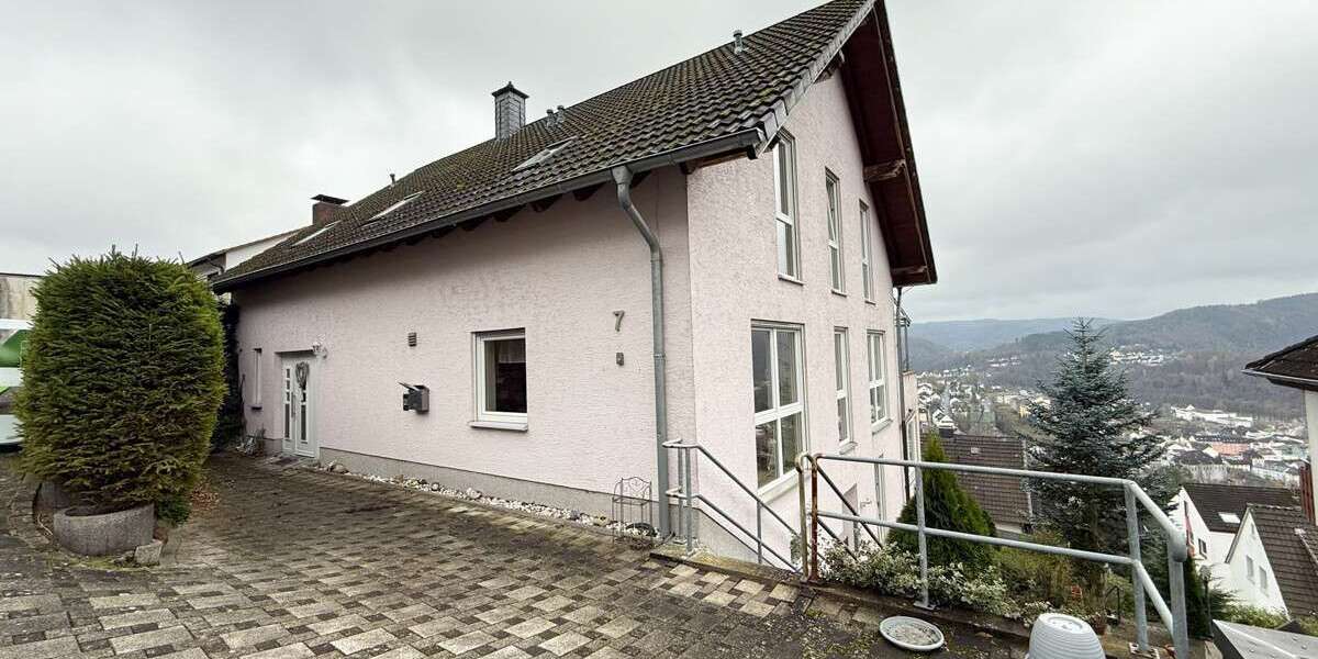 Einfamilienhaus Werdohl - 7 Zimmer, 317 m&sup2;, 335.000&euro; | Angebot:26951134