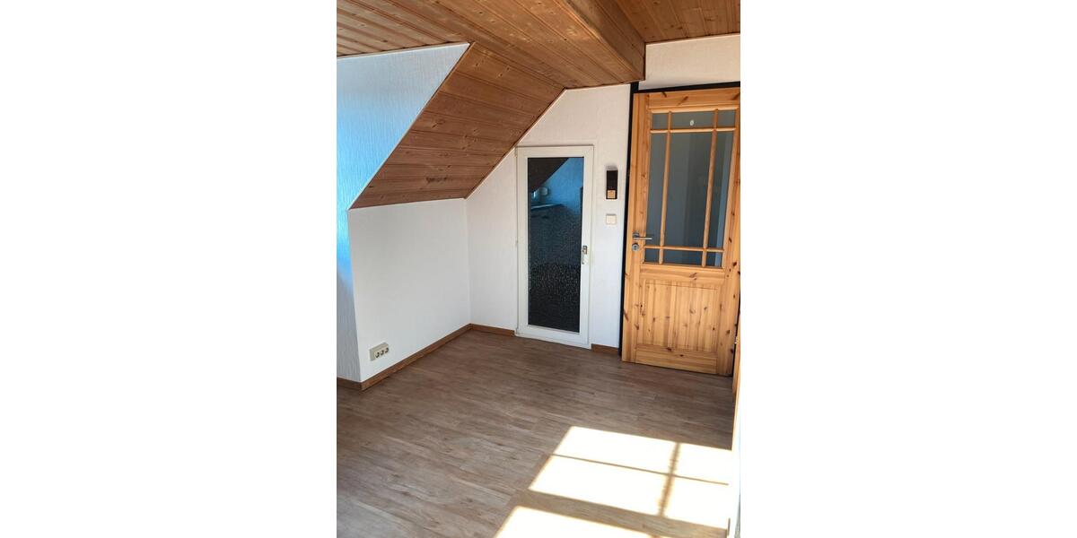 Dachgeschoßwohnung Iserlohn Sümmern - 2.5 Zimmer, 57 m&sup2;, 390&euro; | Angebot:26580747