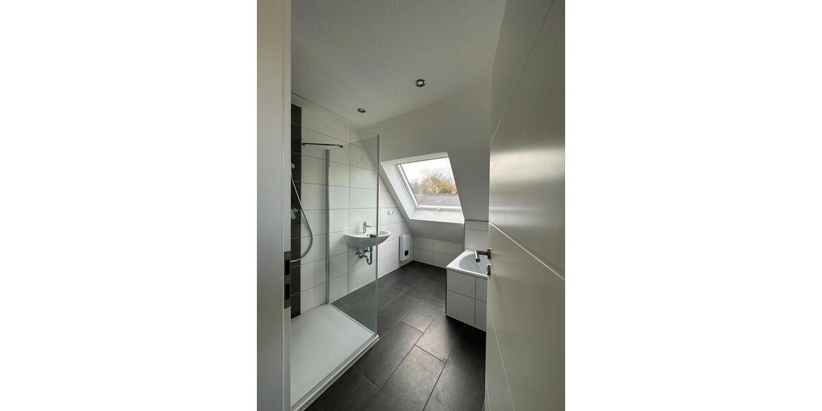 Dachgeschoßwohnung Iserlohn - 2.5 Zimmer, 80 m&sup2;, 796&euro; | Angebot:26717399