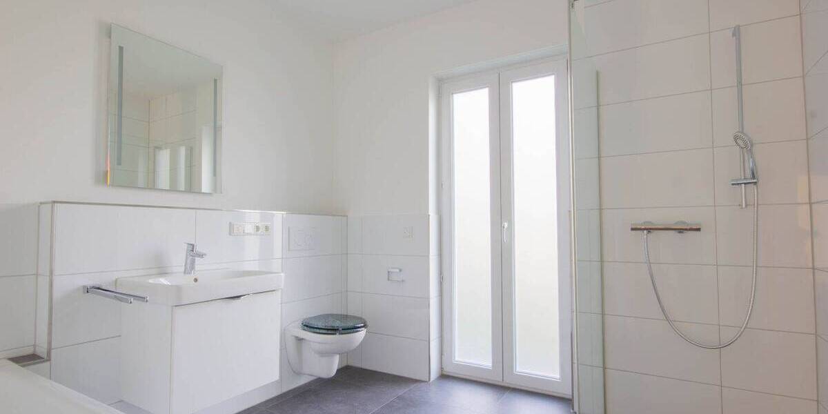 Terrassenwohnung Arnsberg Neheim-Hüsten - 3 Zimmer, 115 m&sup2;, 1.380&euro; | Angebot:25986350