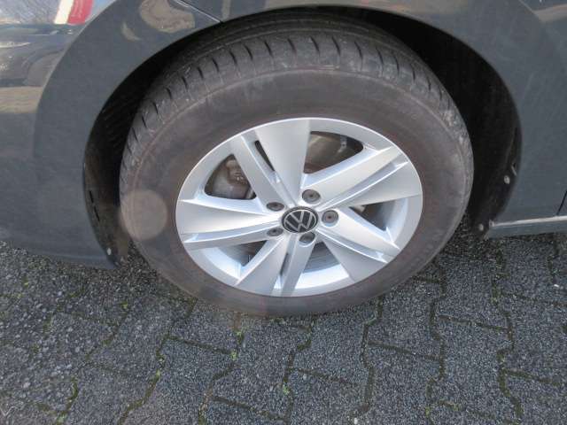 VW Golf Life 1.0 eTSI DSG LAMERA ALU APS LED CLIMATRO 28.737 km 20.988 &euro; Bergkamen 59192