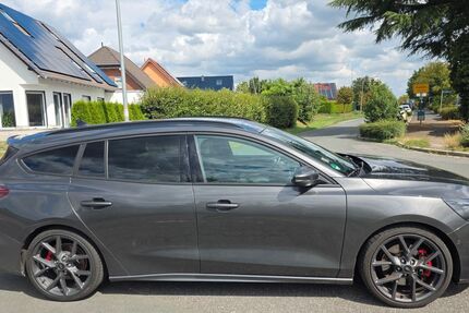 Ford Focus 53.500 km 23.900 &euro; Kamen 59174