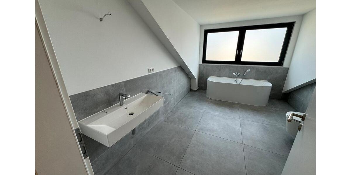 Dachgeschoßwohnung Dortmund Hörde - 2.5 Zimmer, 82 m&sup2;, 984&euro; | Angebot:25974943