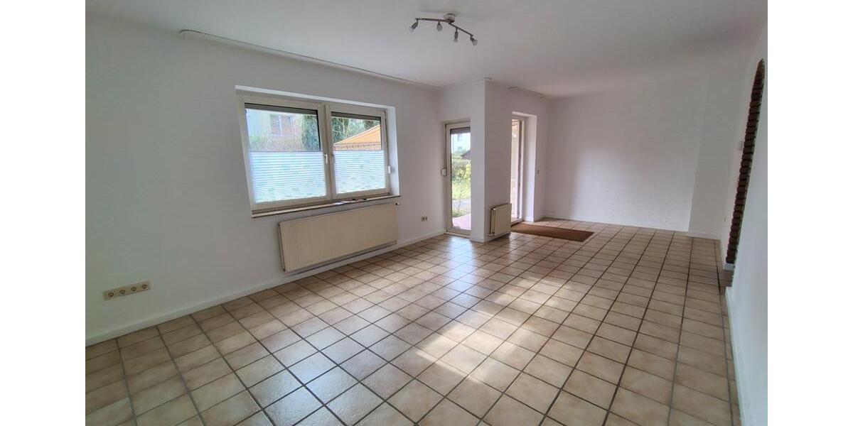 Erdgeschoßwohnung Dortmund Brackel - 2.5 Zimmer, 62 m&sup2;, 744&euro; | Angebot:26017928