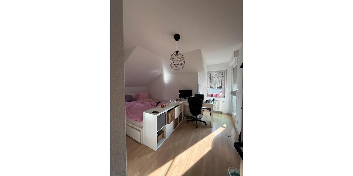 Dachgeschoßwohnung Lünen - 2.5 Zimmer, 53 m&sup2;, 700&euro; | Angebot:26489845