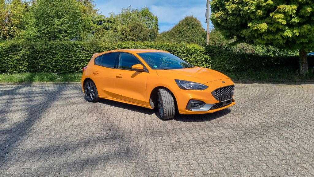 Ford Focus 82.498 km 22.690 &euro; Dortmund 44225
