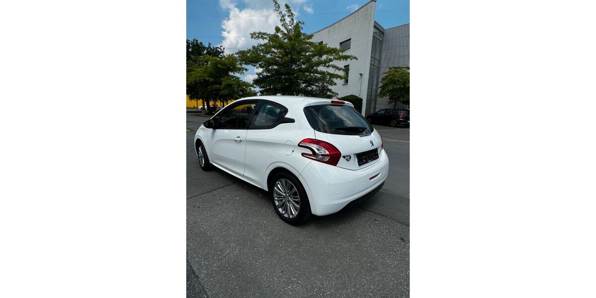 Peugeot 208 128.000 km 4.300 &euro; Bergkamen 59192