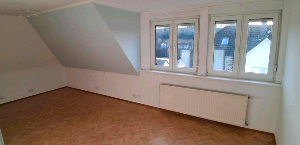 Einfamilienhaus Sundern (Sauerland) - 8 Zimmer, 270 m&sup2;, 1.850&euro; | Angebot:25821150