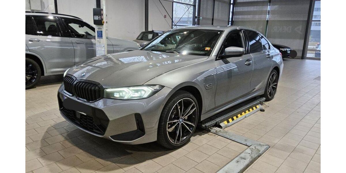 BMW 330 87.183 km 34.825 &euro; Hagen 58091