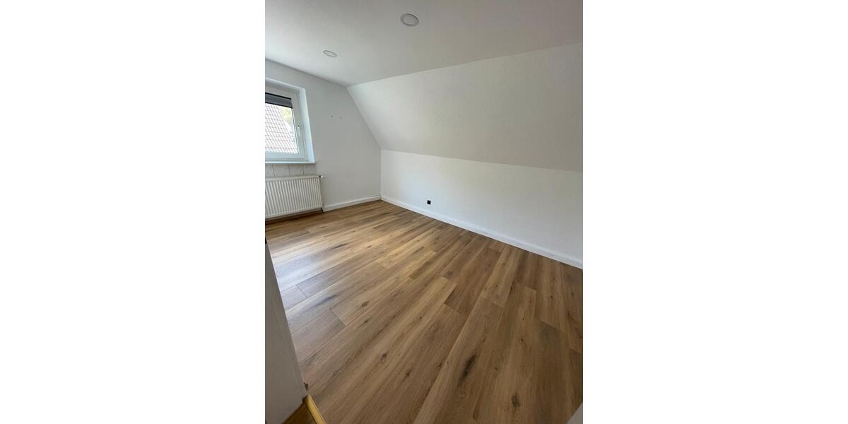 Etagenwohnung Plettenberg - 4 Zimmer, 115 m&sup2;, 680&euro; | Angebot:26564942