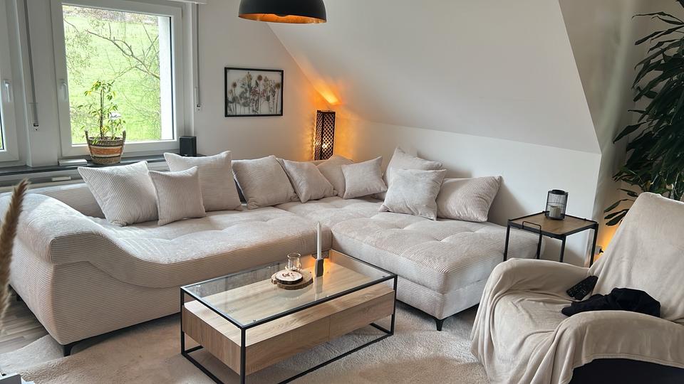 Dachgeschoßwohnung Sundern (Sauerland) - 4 Zimmer, 130 m&sup2;, 807&euro; | Angebot:25637274