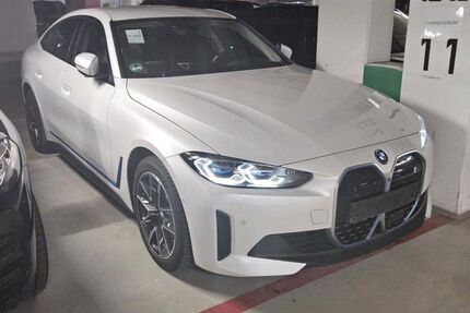 BMW i4 77.108 km 37.871 &euro; Hagen 58091