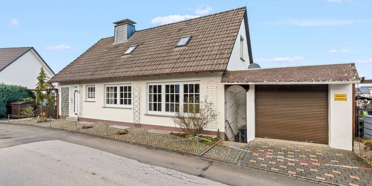 Einfamilienhaus Finnentrop - 8 Zimmer, 142 m&sup2;, 197.500&euro; | Angebot:25025290