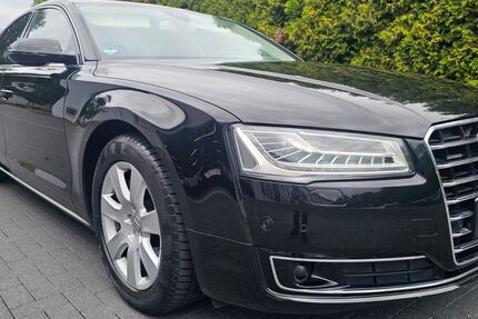 Audi A8 130.000 km 23.490 &euro; Kamen 59174