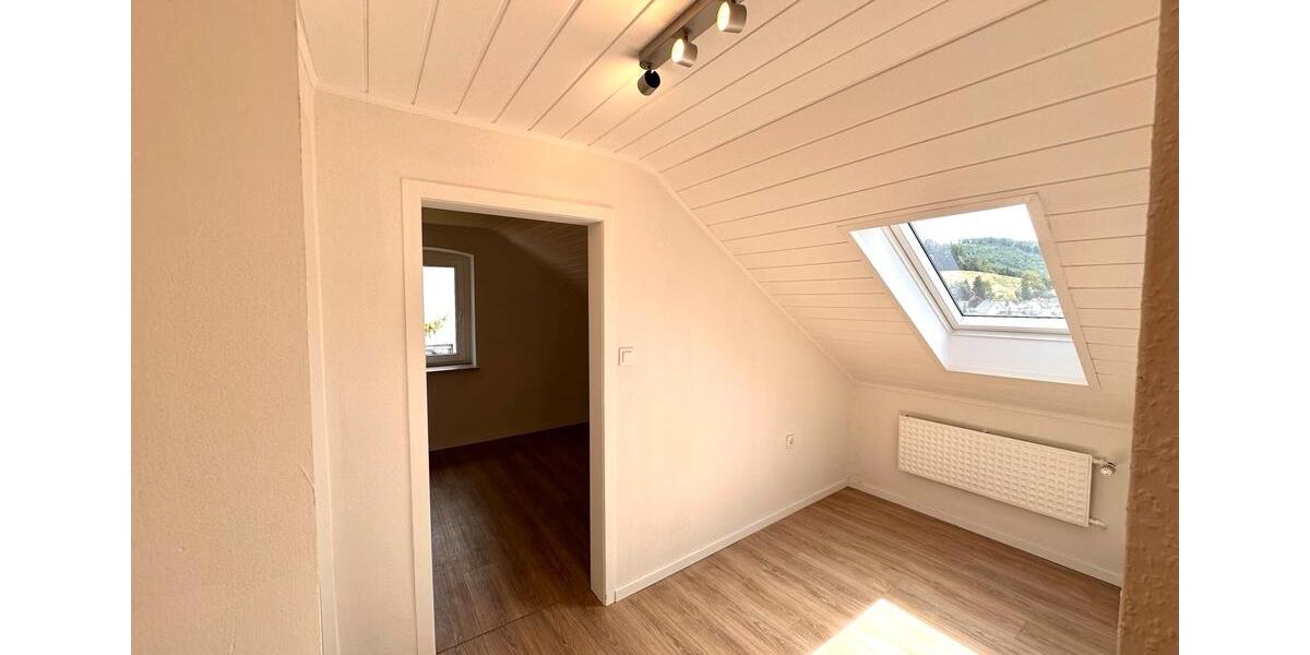 Doppelhaushälfte Hemer - 8 Zimmer, 155 m&sup2;, 1.400&euro; | Angebot:26006012