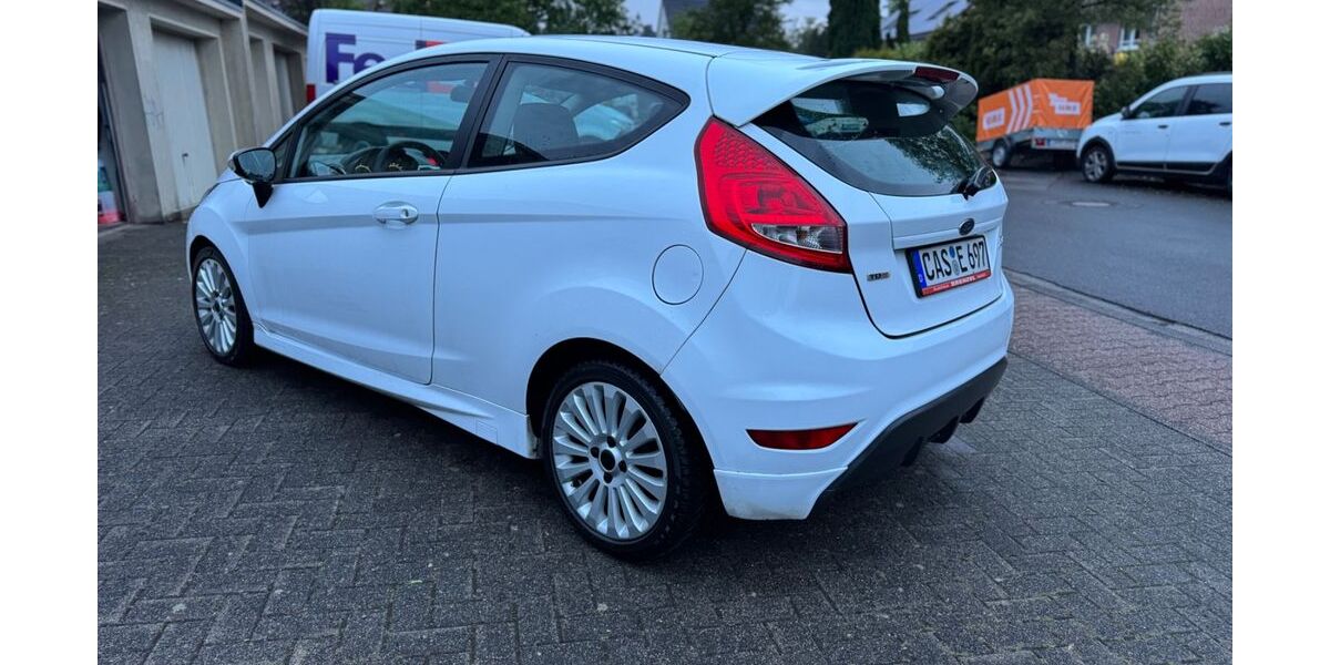 Ford Fiesta 233.000 km 2.450 &euro; Lünen 44536