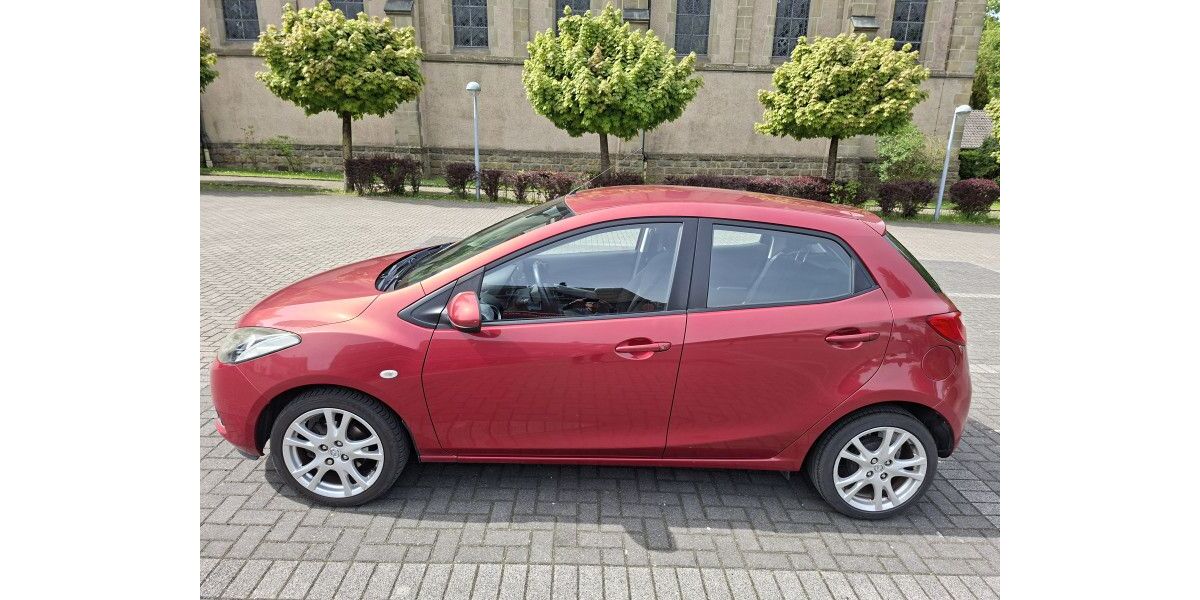 Mazda 2 175.081 km 3.300 &euro; Dortmund 44329