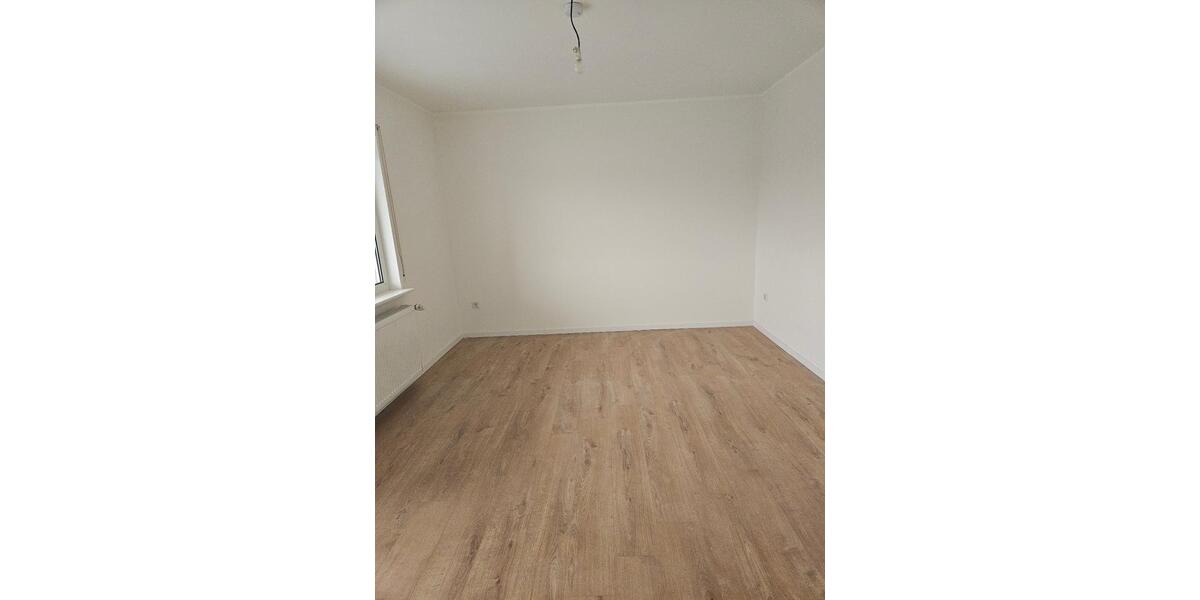 Erdgeschoßwohnung Sundern (Sauerland) - 3 Zimmer, 63 m&sup2;, 680&euro; | Angebot:26491264