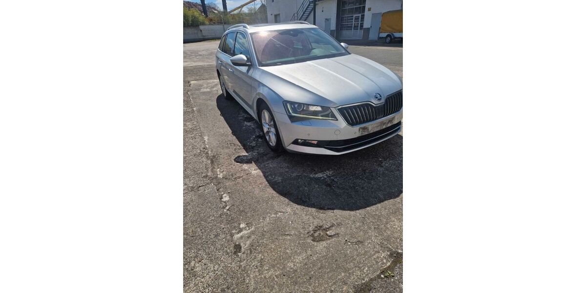 Skoda Superb 268.137 km 9.999 &euro; Dortmund 44001