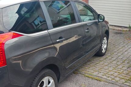 Peugeot 5008 163.000 km 4.000 &euro; Arnsberg 59821
