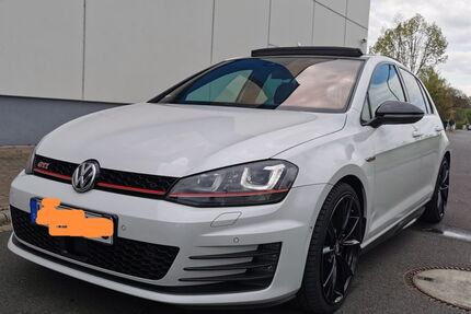 VW Golf 139.000 km 15.300 &euro; Arnsberg 59759