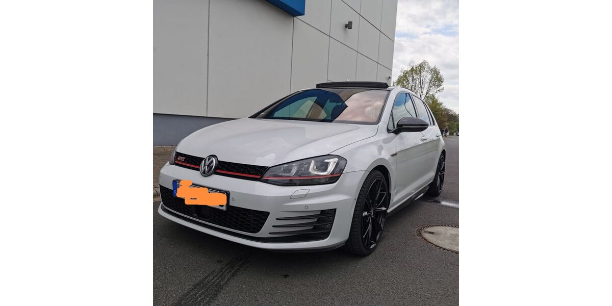 VW Golf 139.000 km 15.300 &euro; Arnsberg 59759